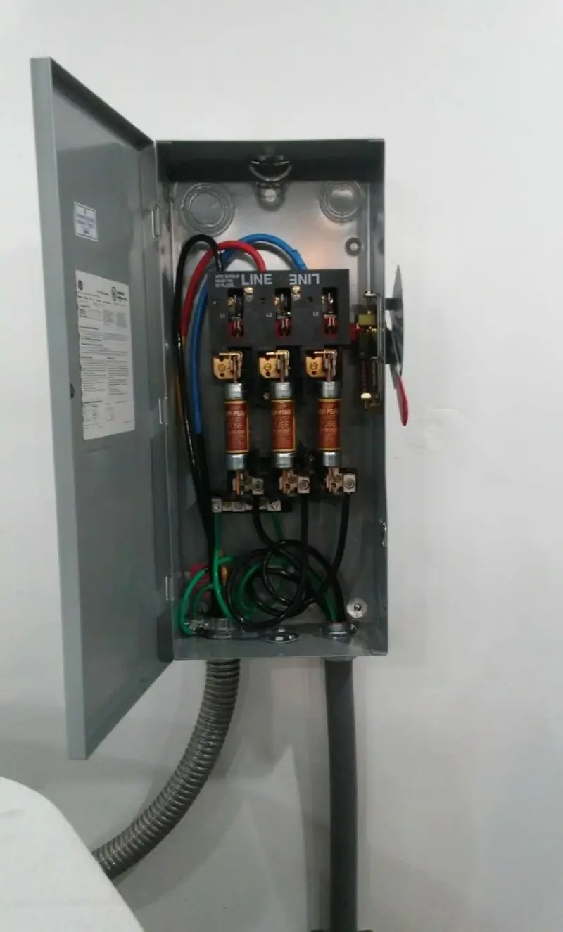 Three-phase disconnect switch installed for Smoke Detector Installation in Long View